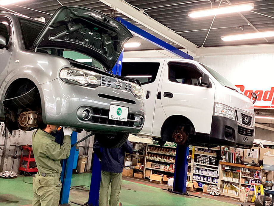 岸和田車検センター 整備の様子